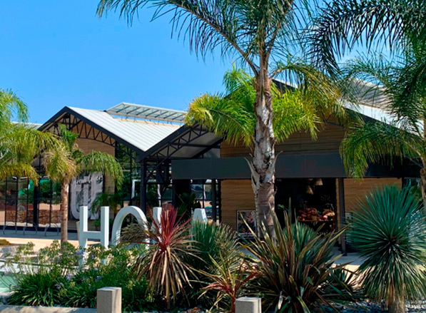 Artiflora, centro de jardinería, decoración y mascotas en Platja d'Aro
